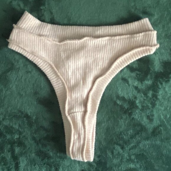Laina rauma Sold Out Latte Dance Class Fuzzy Ribbed Thong Sports Bra Set Medium - Picture 14 of 16